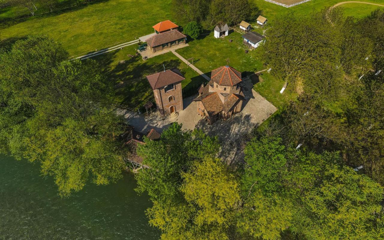 B&B Etno Village Suncana Reka Banja Koviljača Buitenkant foto