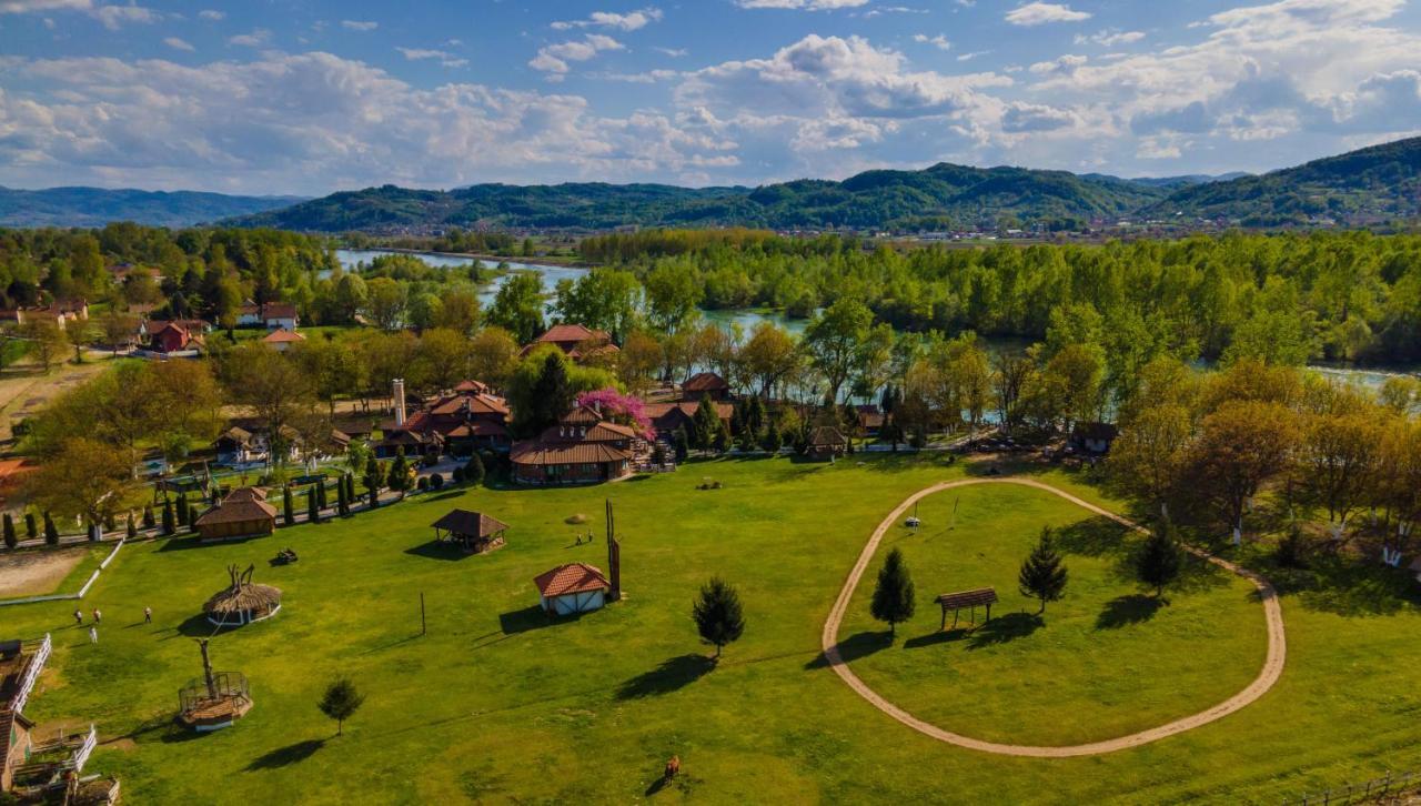 B&B Etno Village Suncana Reka Banja Koviljača Buitenkant foto